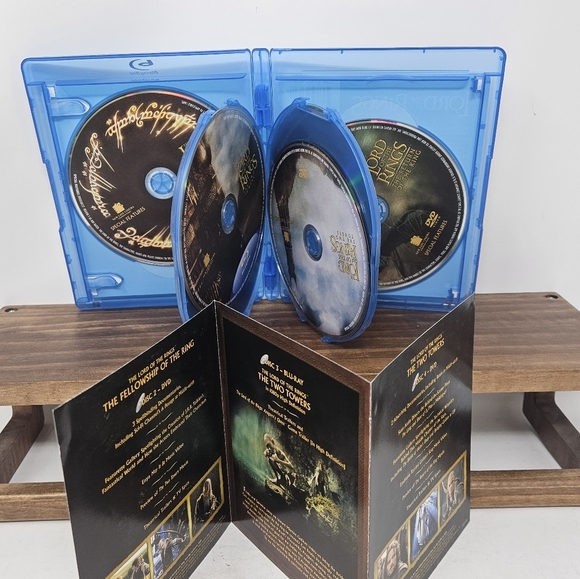 The Lord of the Rings Motion Picture Trilogy Box Set Blu-ray - Picture 4 of 4